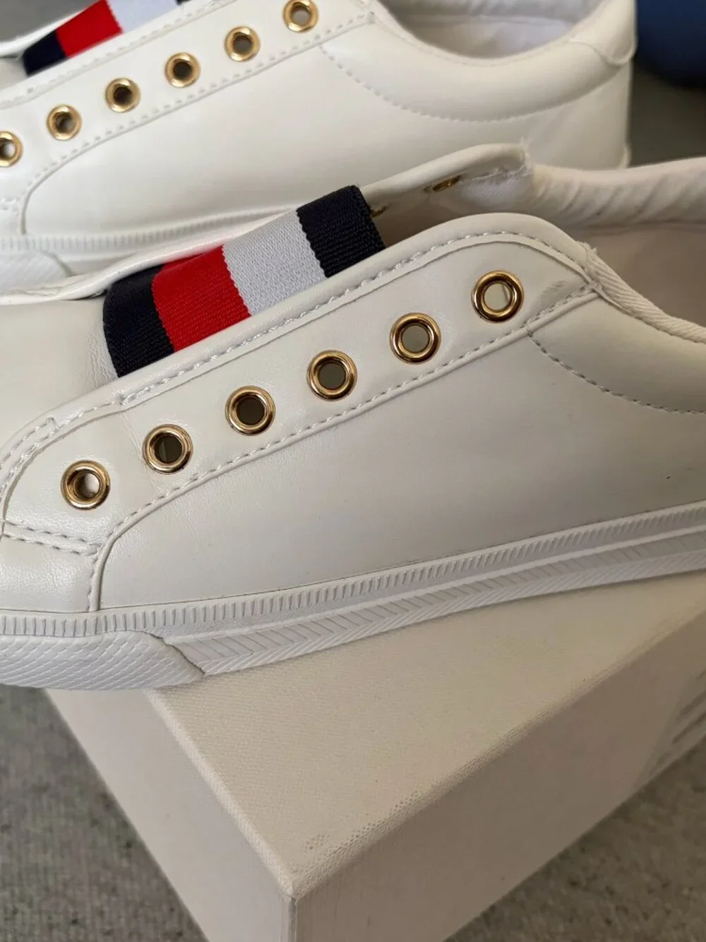 Tommy Hilfiger Laven lLaceless Slip on Sneakers Style TWLAVEN-C women's size 7.5